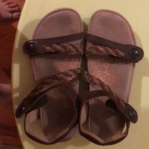 Women’s sandals